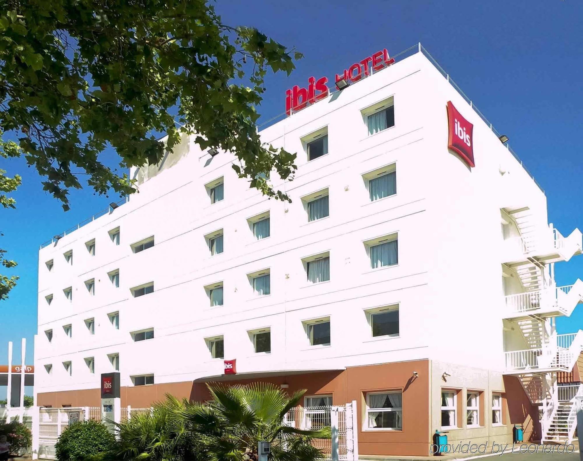 Ibis Barcelona Castelldefels Hotel Exterior photo